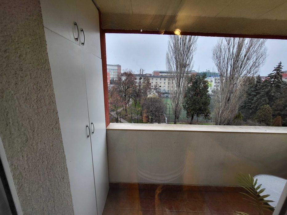 Persoana Fizica vand apart cu 3 camere, decomandat, zona linistita