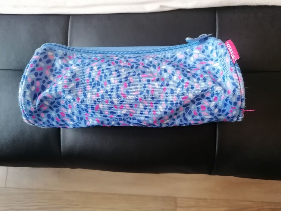 Ученическа раница с ортопедичен гръб.