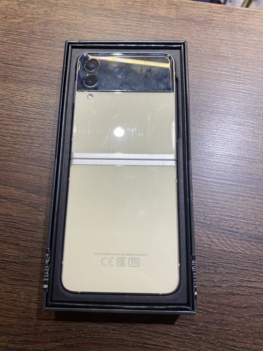 Galaxy Z flip3 5g
