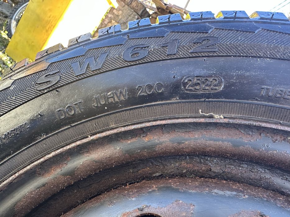 Jante cu cauciucuri noi 195 60 r16C