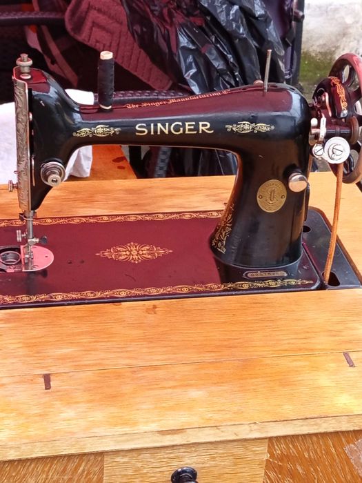 Mașina de cusut Singer