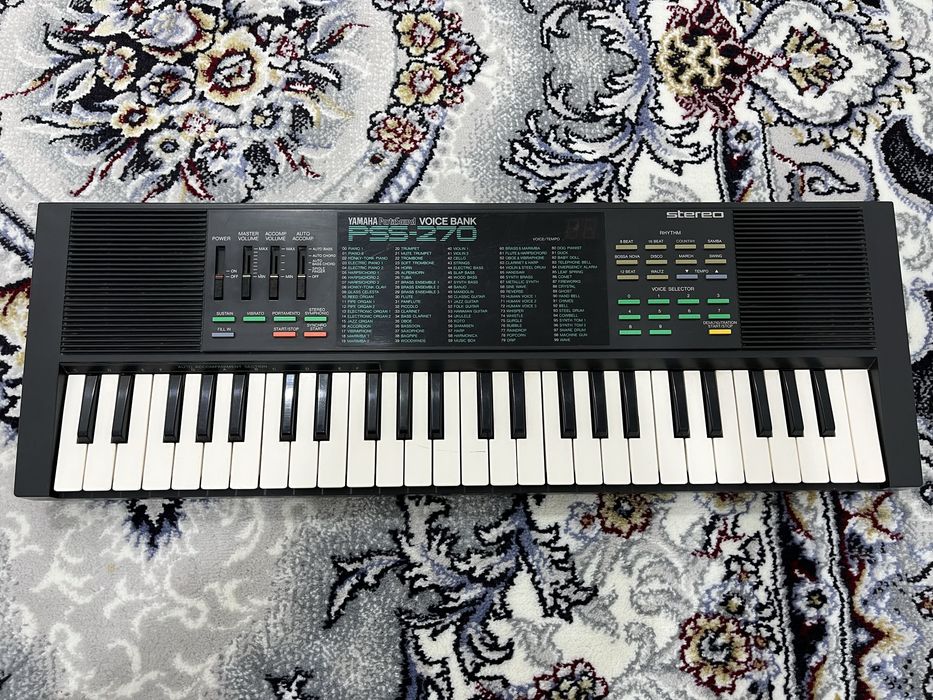 Pianino (sintezator) - YAMAHA PSS-270