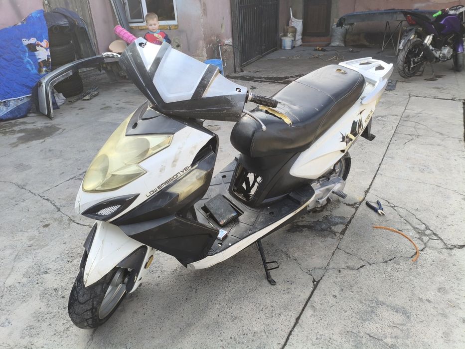 Продам мопед Reser