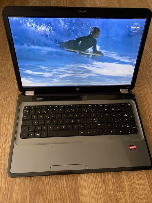 Laptop HP Display mare 17,3 Led,Windows,4gb ram ddr3,500gb m,functional cu incarcator