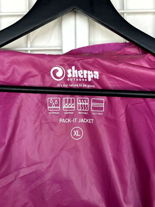 Дамско непромокаемо яке / ветровка Sherpa Outdoor (Birkot Damen Rainjacket) - размер XL, Отлично състояние