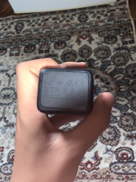 Gopro zaryadni ustroystva