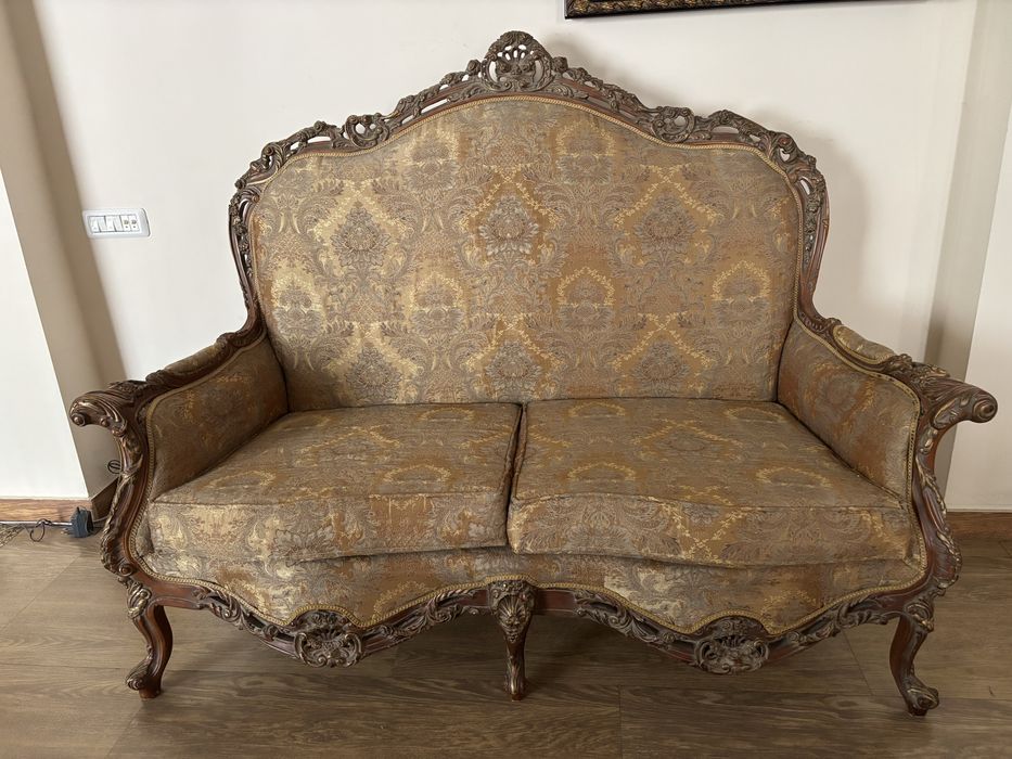 Canapea vintage Louis XV din lemn masiv sculptat – stil baroc/rococo – stare foarte bună