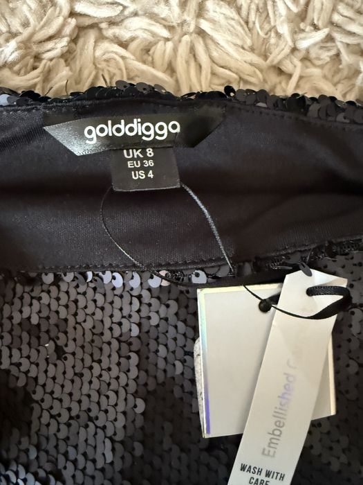 Черна пола с пайети