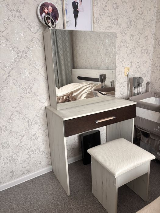 Продам спальный гарнитур