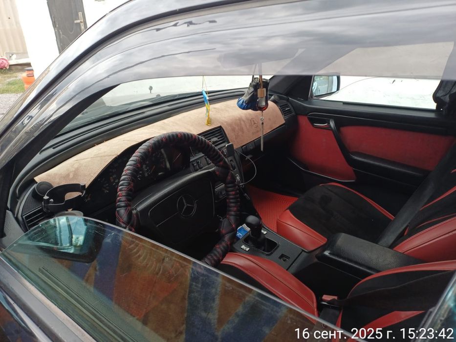 Продам машину мерс