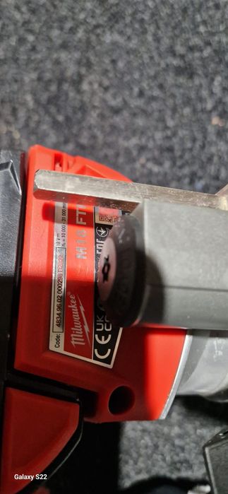 Makita ,Milwaukee freza curent ,acumulatori