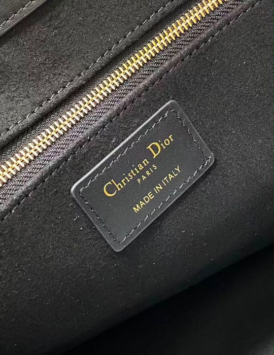 Дамска чанта Medium Dior Book Tote естествена кожа