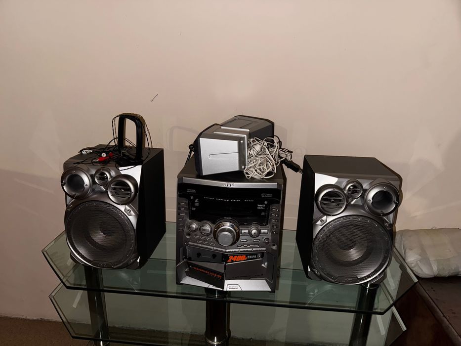 Музыкальный центр от JVC