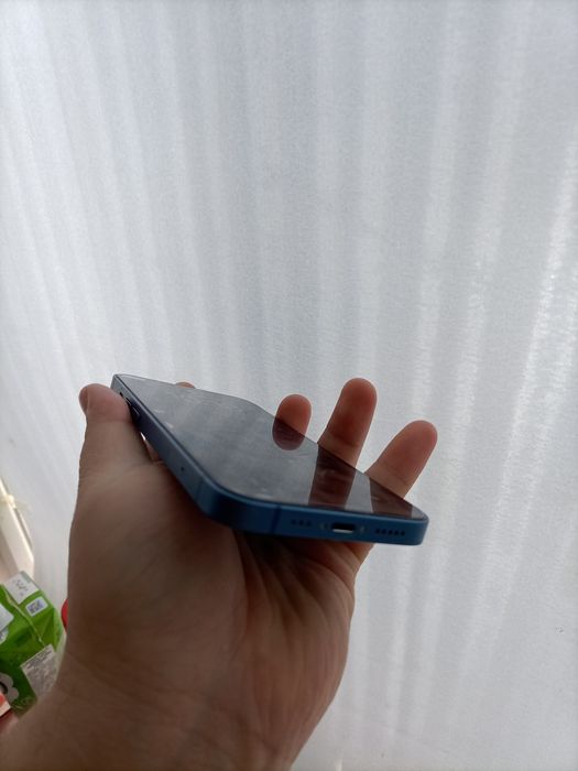 Продается iPhone 13, 128 gb, синий