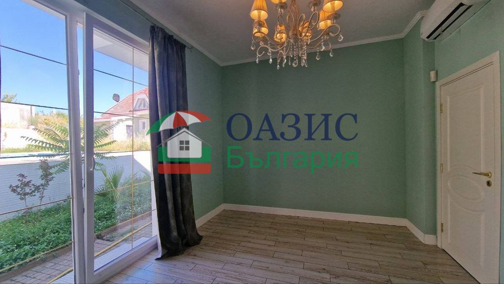 Къща с парцел и басейн, Чолакова Чешма, 212м.кв., цена 349000 евро