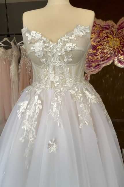 Булчински, абитуриентски и всякакви официални рокли