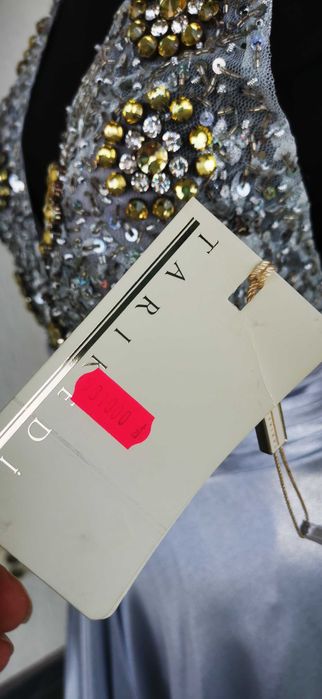 Vând rochie Tarik Ediz superba nouă cu etichetă