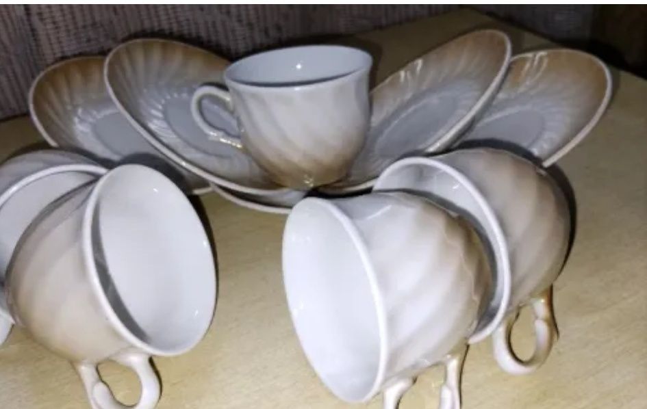 Чаши - стъкло, порцелан, керамика.