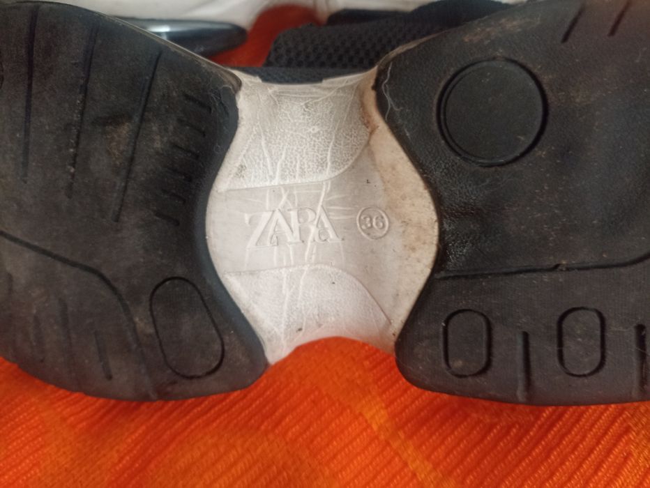 Ghete fete Next , Zara preț ptr ambele perechi