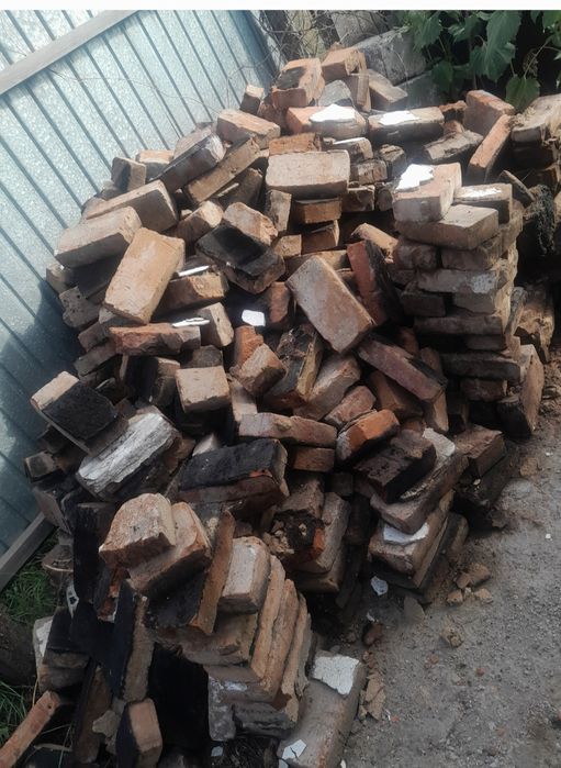 Кирпич красный продам