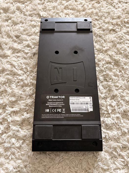 Mixer Controller Native Instruments Traktor Z1