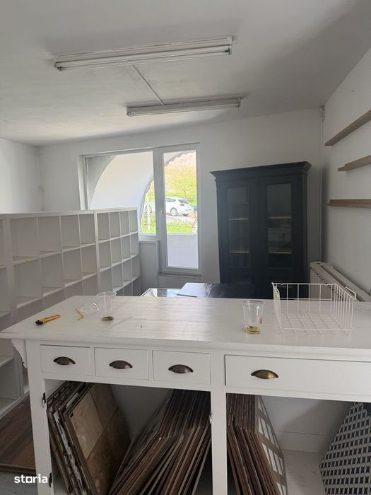 Se ofera spre inchiriere spatiu comercial/pentru birouri