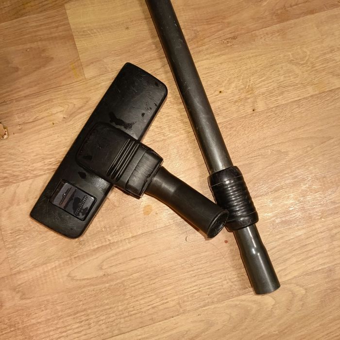 Щётка и труба на пылесос