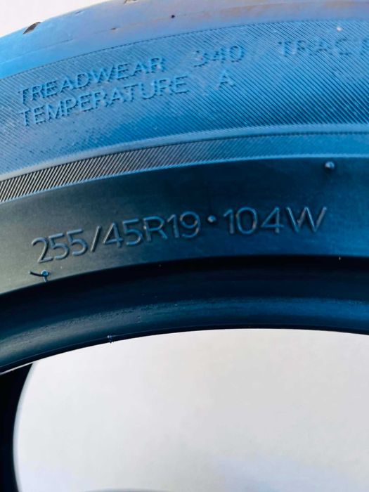 Тесла гуми  летни Hankook Ventus S1 Evo 3 EV  255/45/19 104 W
