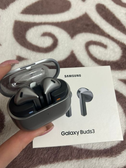 Наушники Samsung Galaxy Buds 33