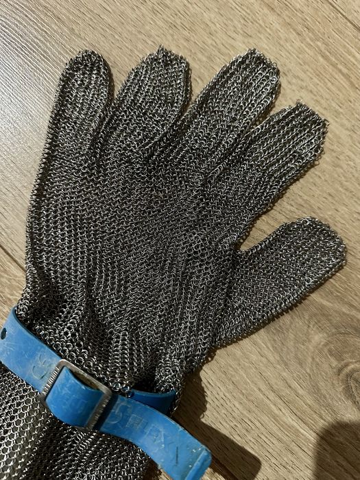 Метална ръкавица