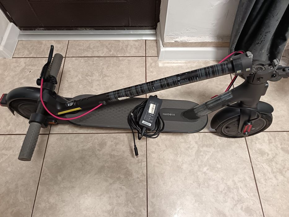 Trotineta electrica pliabila Xiaomi
