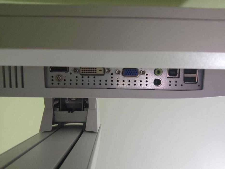 Монитор 24" Fujitsu