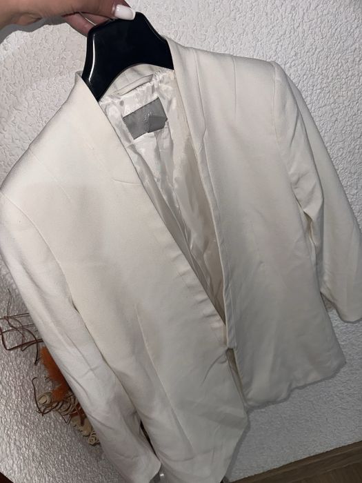 Бяло дамско сако H&M