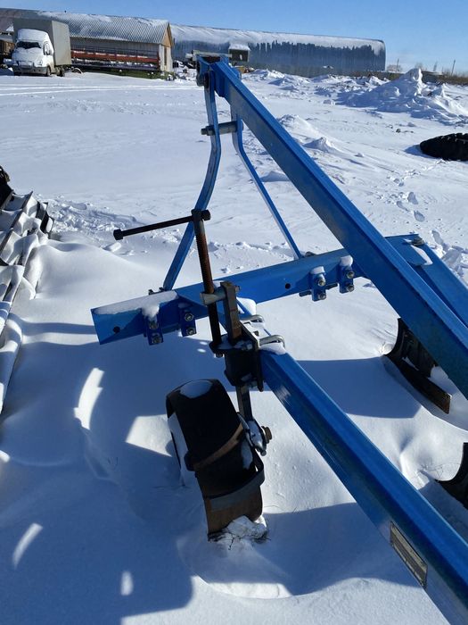 Продам плуг плн 5-35