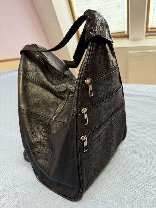 Черна кожена раница