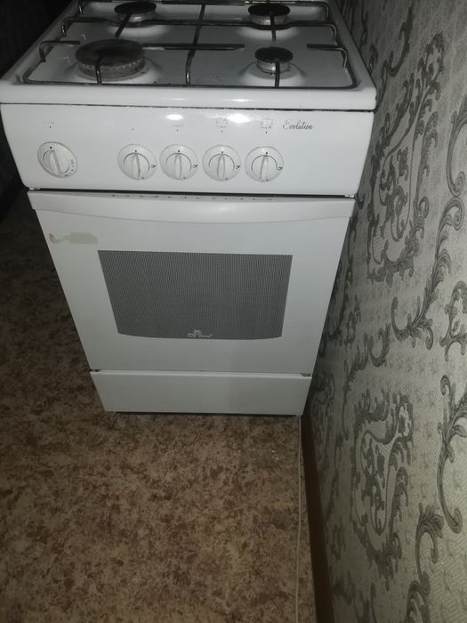 Продам газовую плиту