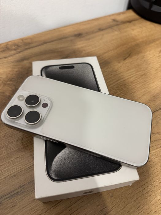 Продам Айфон 15 про