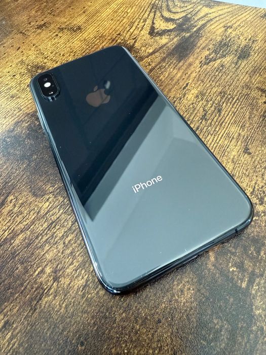 iPhone XS 64 GB (space gray) с подарък кейс и кабел