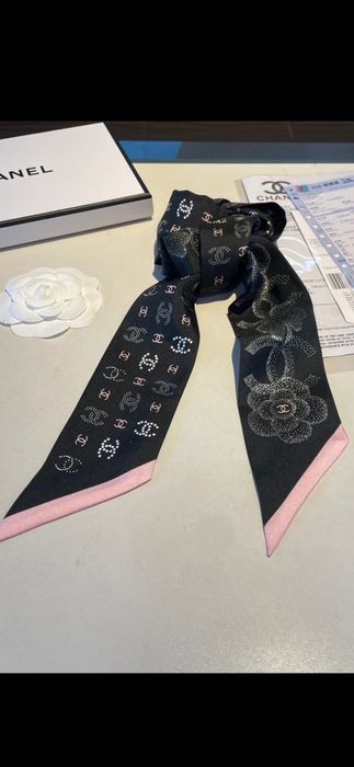 Esarfă Chanel,  Louis Vuitton, model 2026, 100% mătase, 120x8cm, preț fix