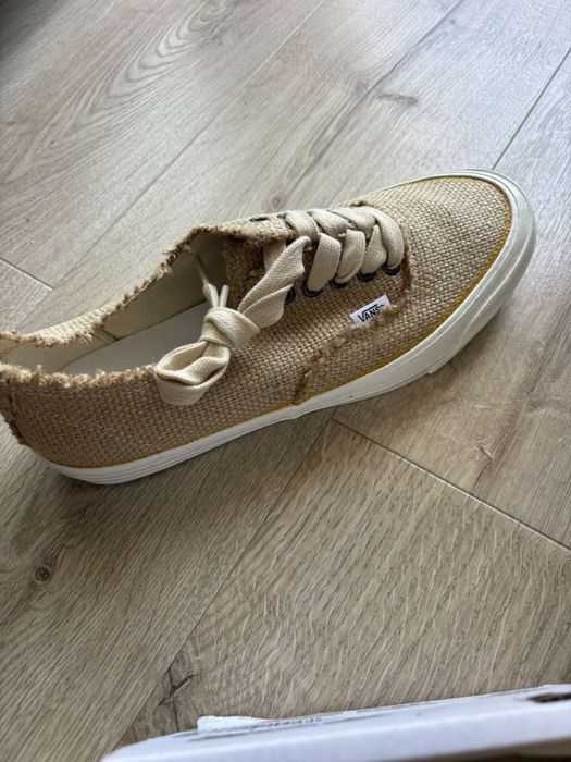 Нови кецове Vans