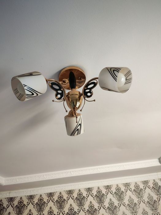 Продается Люстра