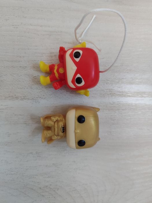 Киндер DC фигурки