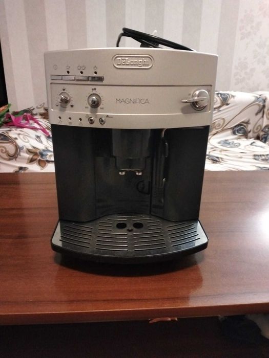 Espressor DeLonghi Magnifica