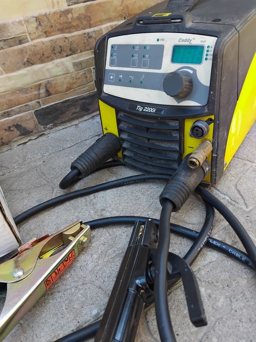 Инверторен Електронен ESAB CADDY2200i   16A-220A 220v за Всички метали