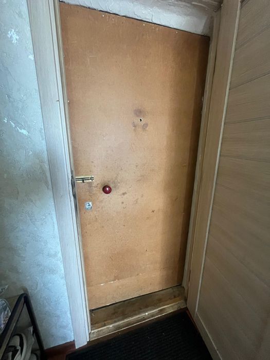 Продам входную дверь