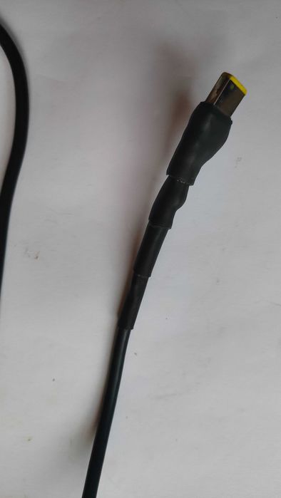 Зарядно за лаптоп lenovo 300w 20v/15amp