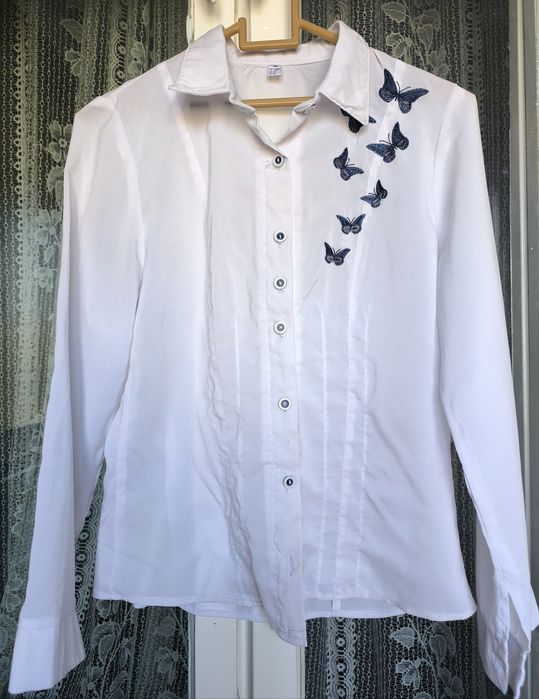 Белые блузки на старшеклассницу или студентку размер 44