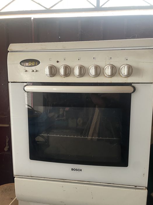 Vând Aragaz cu cuptor electric