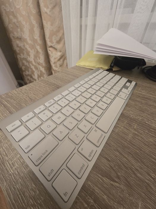 Apple Wireless Keyboard A1314