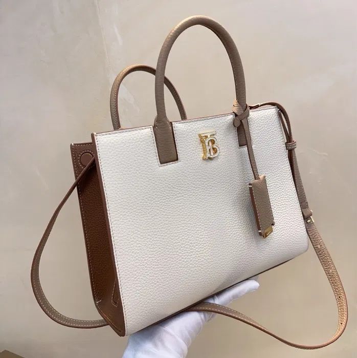 Geanta Burberry